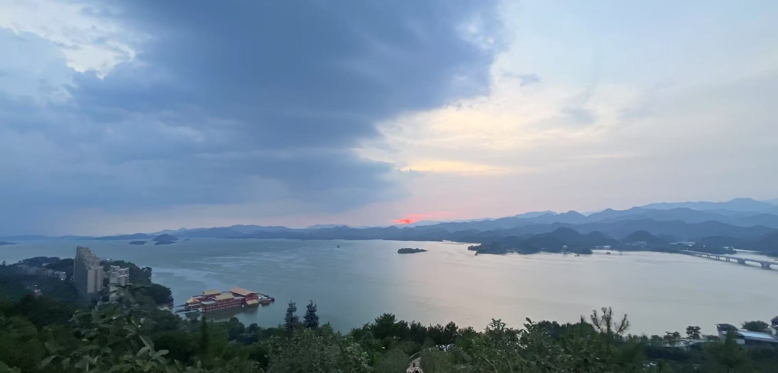 清凉一夏,游山玩水水水