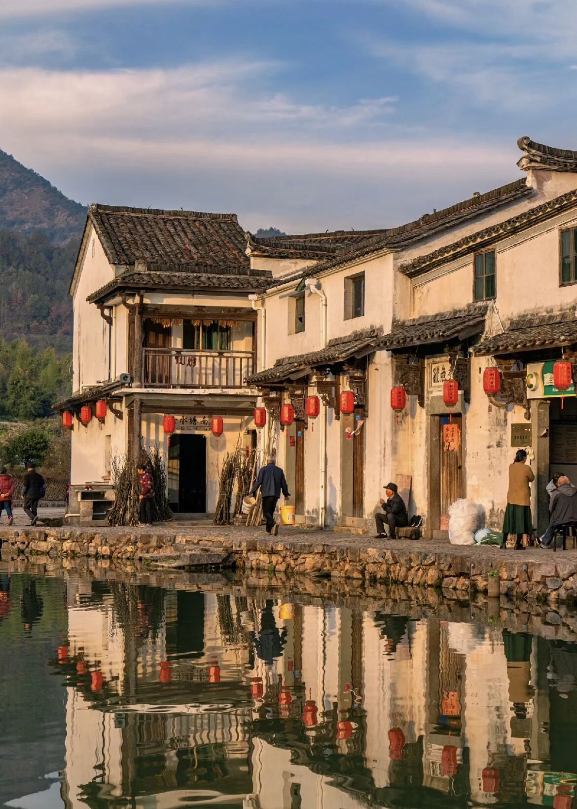 【转】江南最能吃辣的0存在感小城小城,6块钱实现碳水自由,水墨秋景美哭了