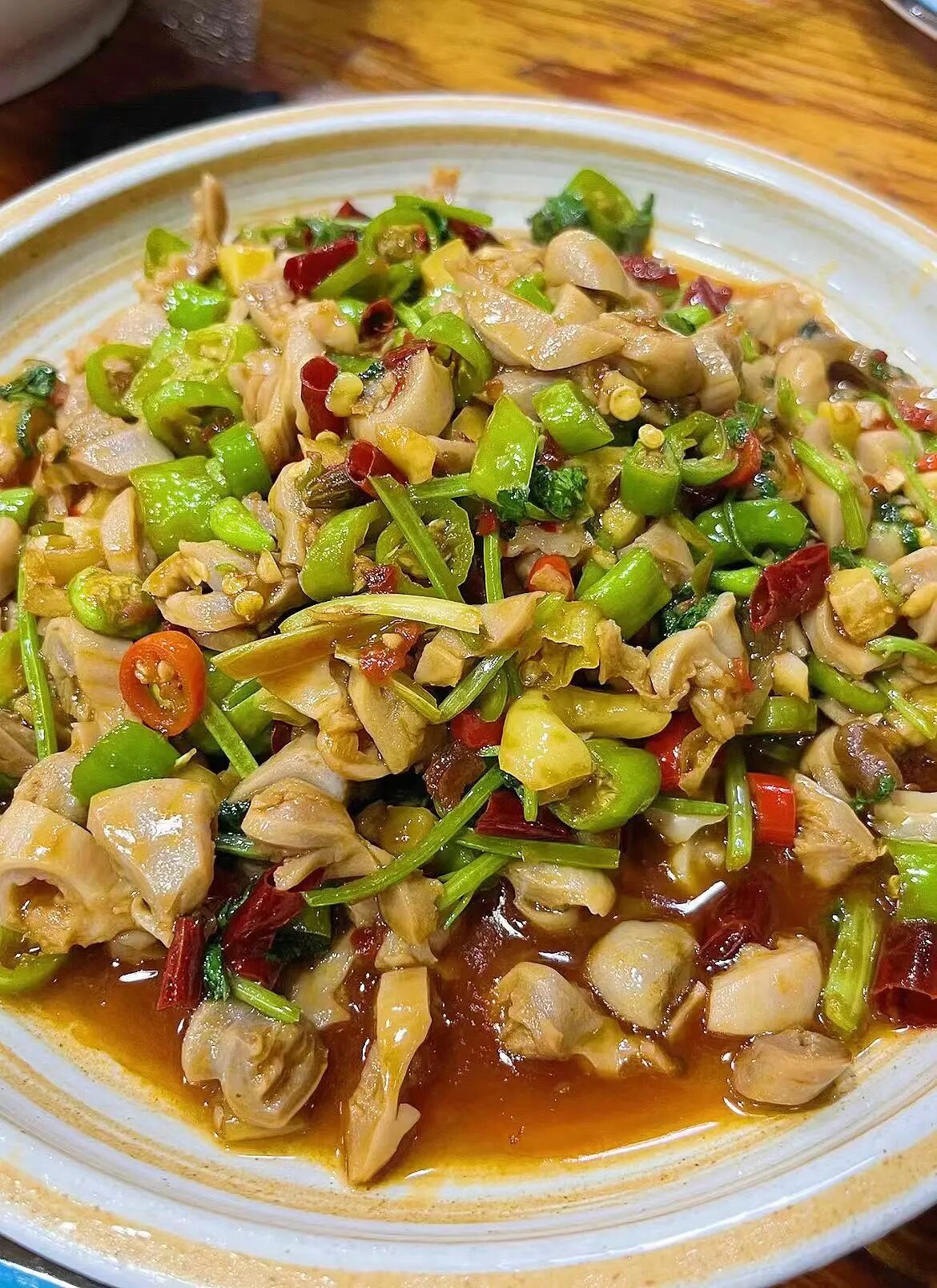 【转】江南最能吃辣的0存在感小城小城,6块钱实现碳水自由,水墨秋景美哭了